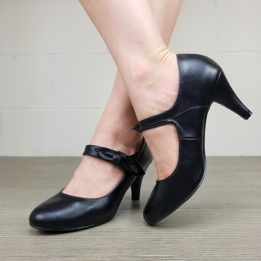 Closed Toe Low Mid Heel Bow Strap Dress Pump - Picture 4 of 8